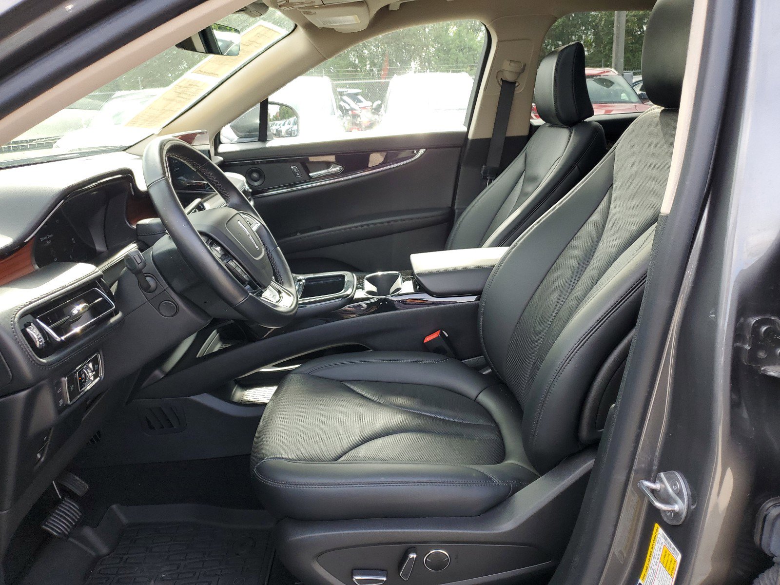 Used 2023 Lincoln Nautilus Reserve w/ Monochromatic Package image 14