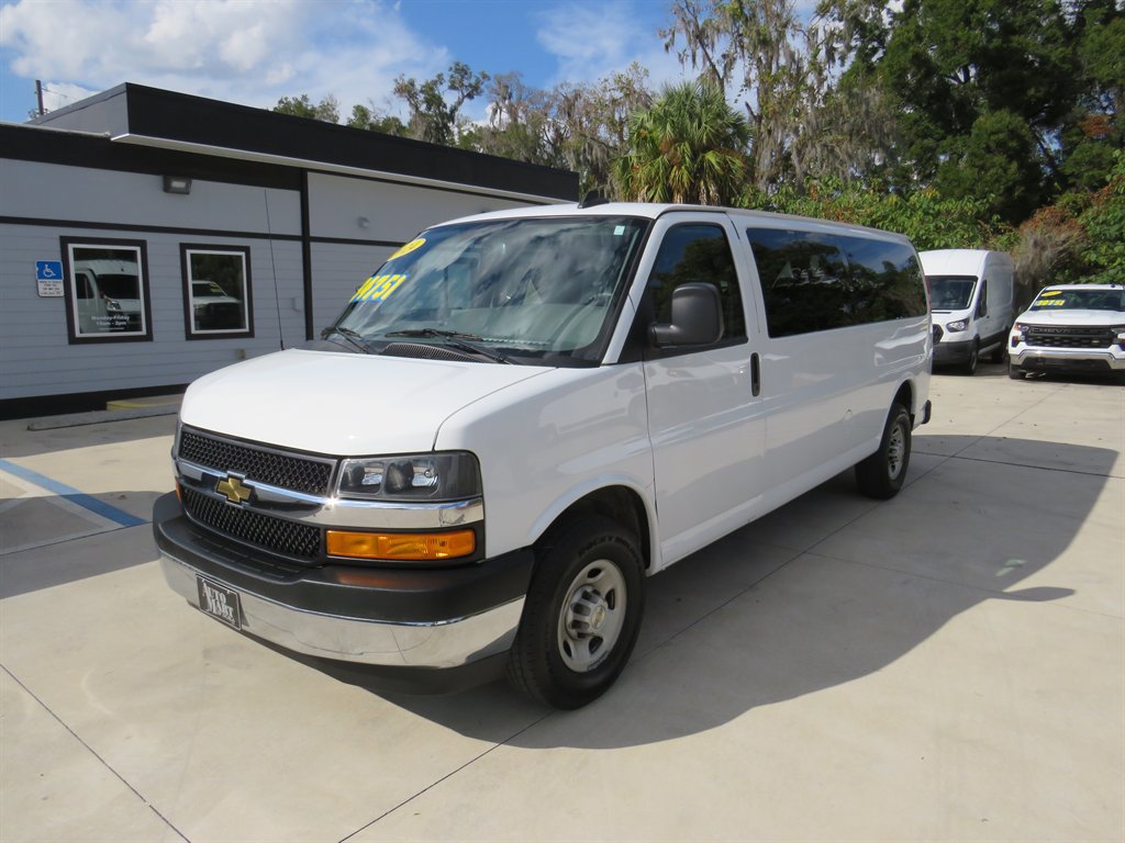 Used 2024 Chevrolet Express 3500 LS w/ Chrome Appearance Package RWD image 3