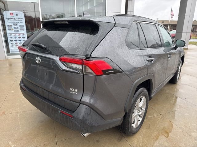 Used 2025 Toyota RAV4 XLE AWD/4WD image 7
