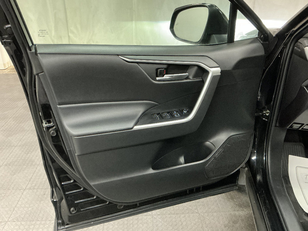 Used 2022 Toyota RAV4 XLE w/ Convenience Package AWD/4WD image 21