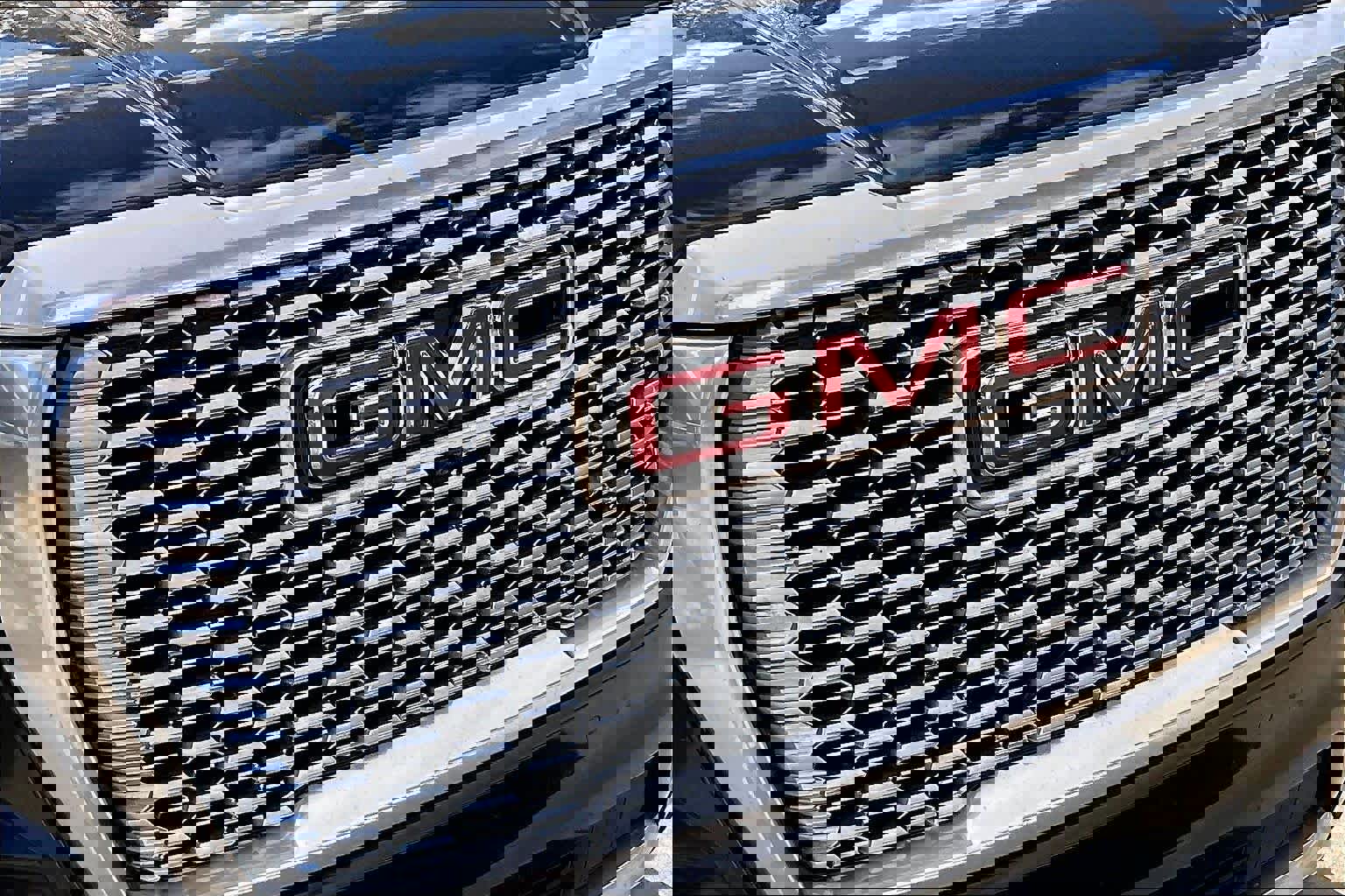 Used 2022 GMC Yukon XL Denali image 29