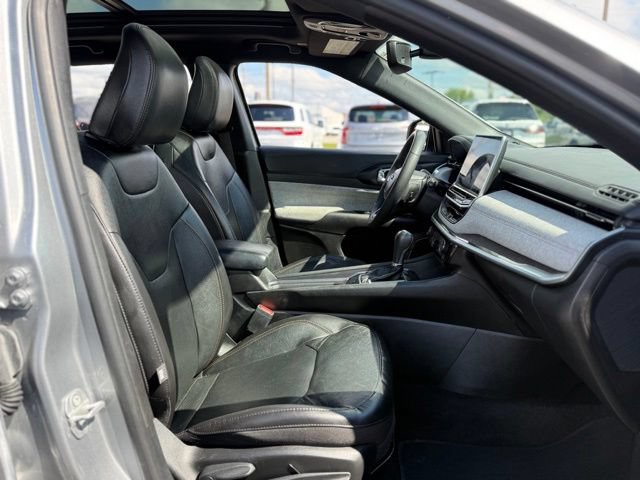 Used 2023 Jeep Compass Latitude w/ Sun and Sound Group AWD/4WD image 18