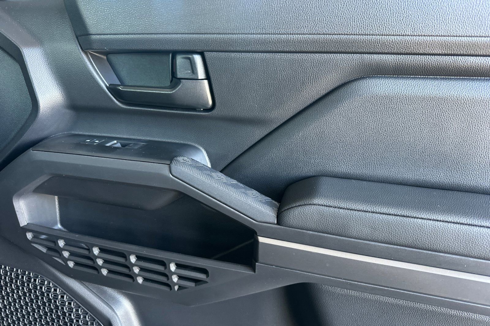 Certified 2025 Toyota Tacoma SR5 image 20