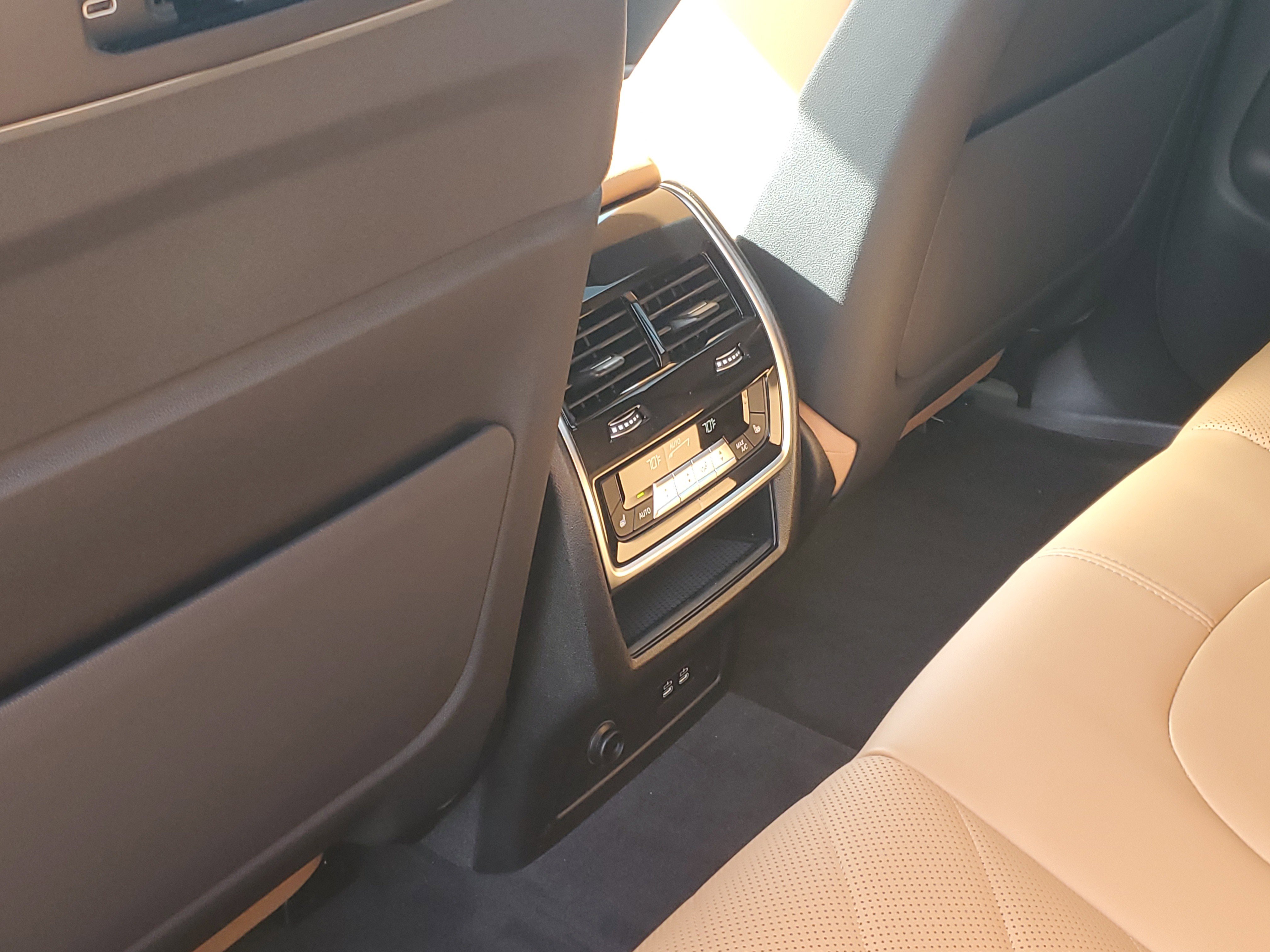 New 2026 BMW X5 xDrive40i w/ M Sport Package image 25