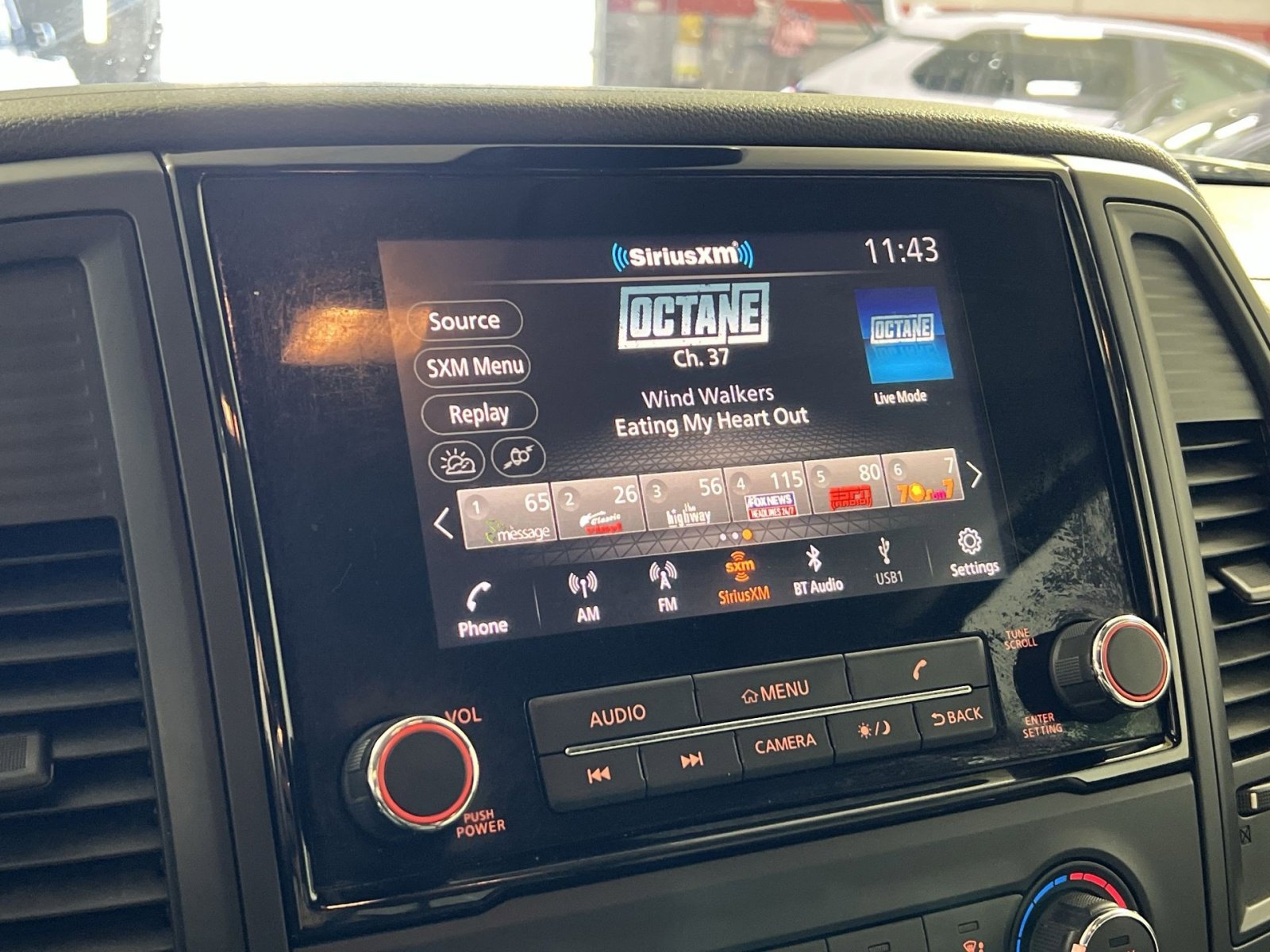 Used 2021 Nissan Titan S image 18