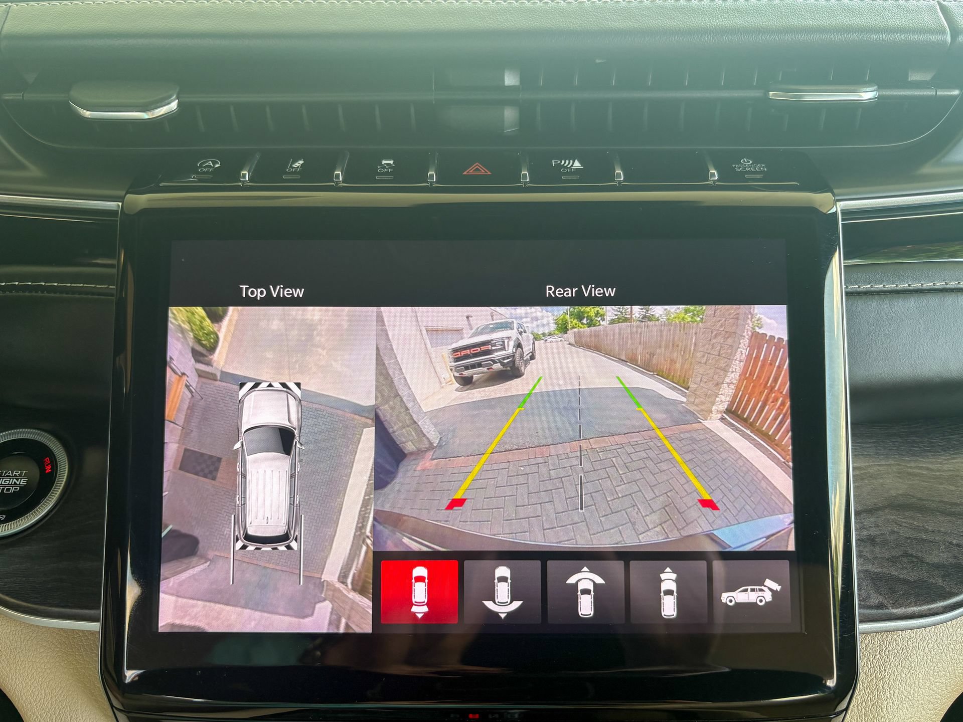 Used 2023 Jeep Grand Cherokee Limited w/ Luxury Tech Group II AWD/4WD image 15