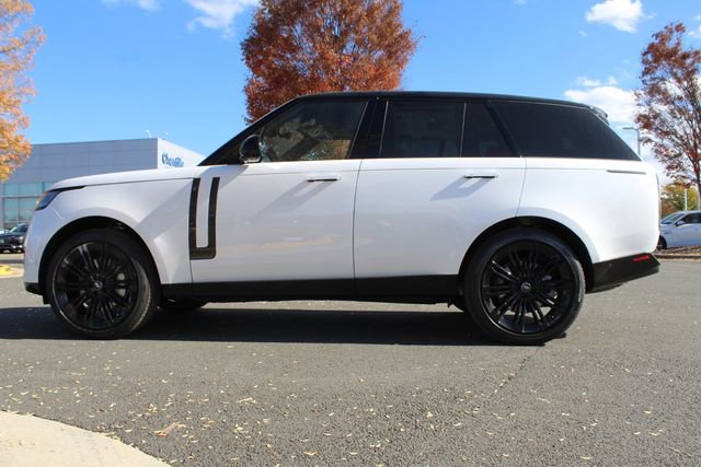 Used 2025 Land Rover Range Rover SE image 5