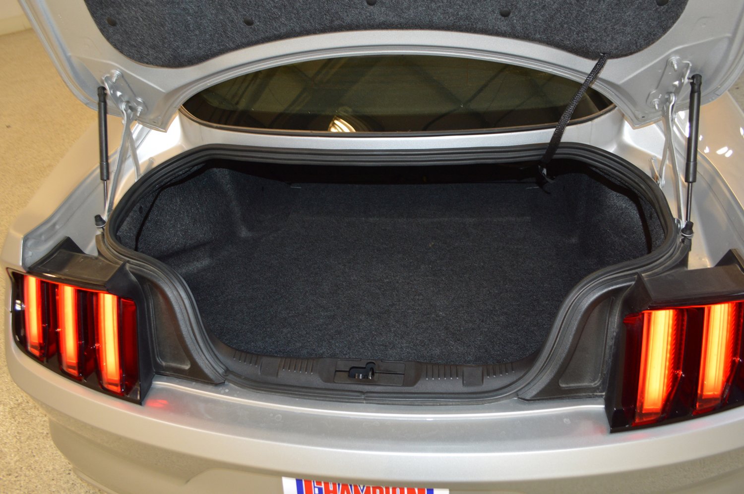 Used 2016 Ford Mustang EcoBoost image 13