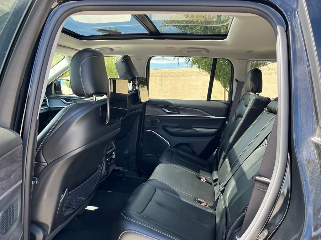 Used 2023 Jeep Grand Cherokee 4WD 4xe w/ Luxury Tech Group II image 16
