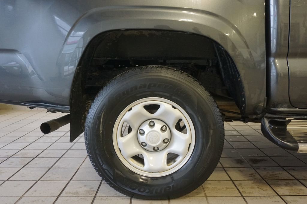 Used 2021 Toyota Tacoma SR AWD/4WD image 20
