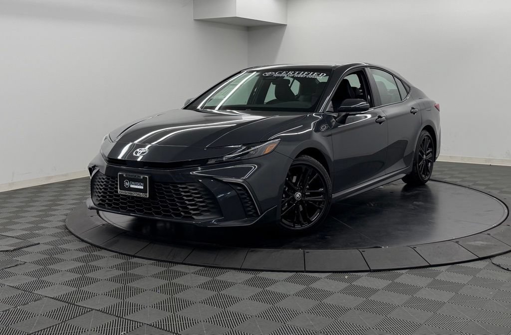 Used 2026 Toyota Camry SE FWD video 3