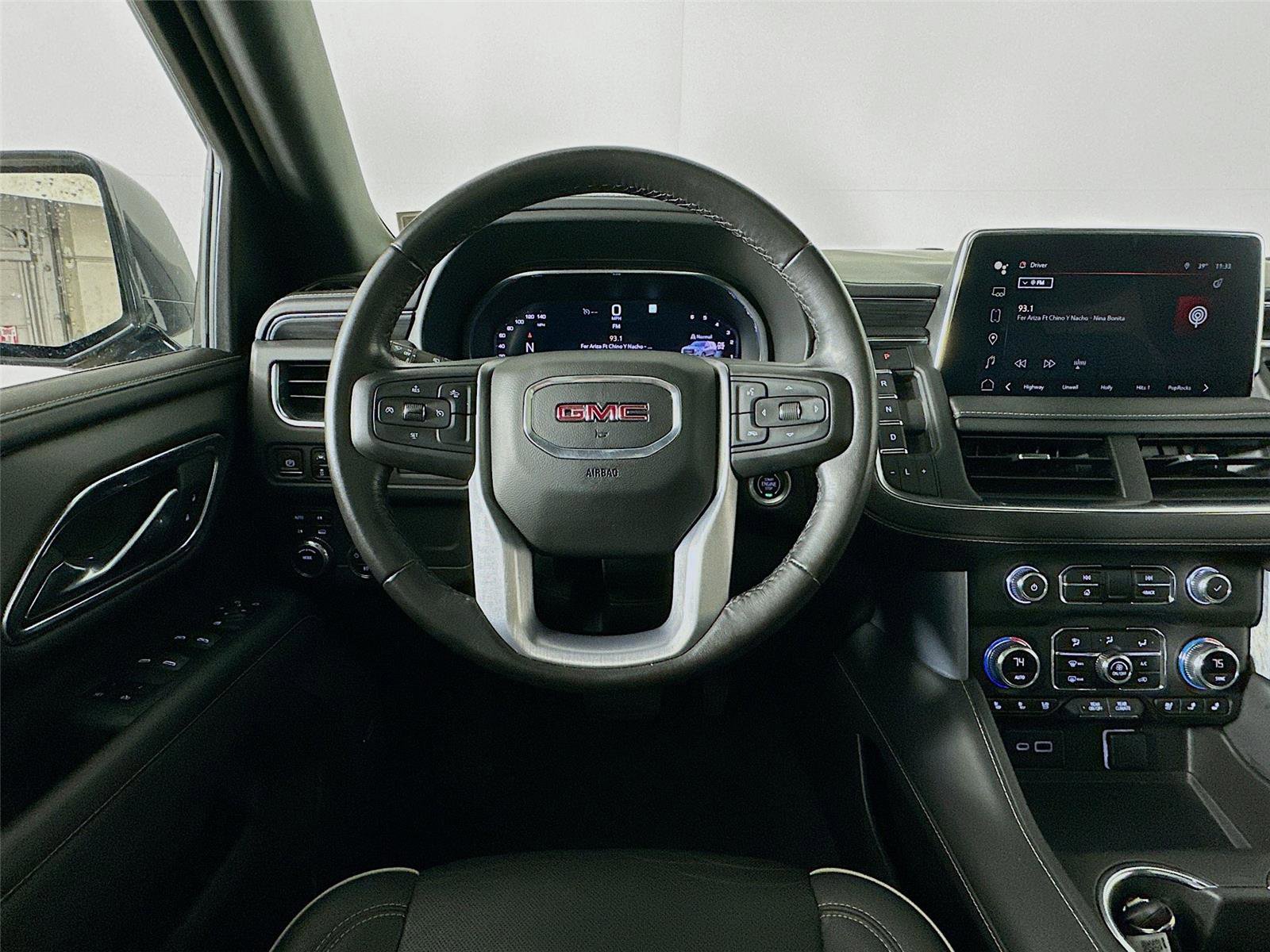 Used 2023 GMC Yukon SLT image 11