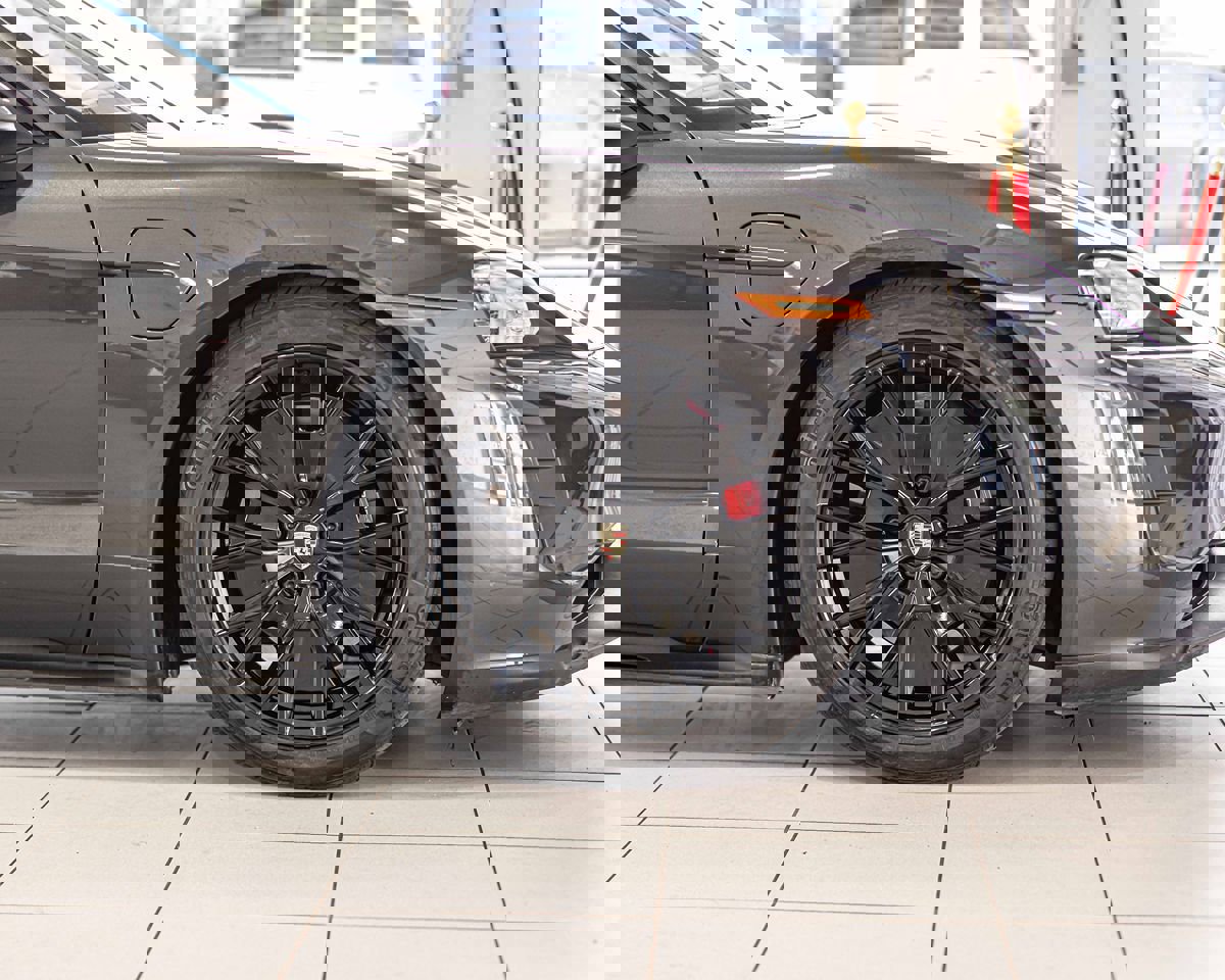 Used 2022 Porsche Taycan GTS image 13