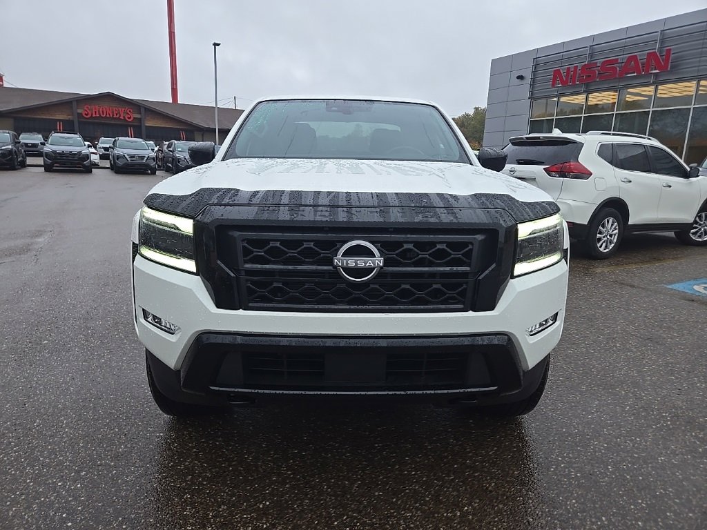 Used 2023 Nissan Frontier SV w/ Midnight Edition Package image 2