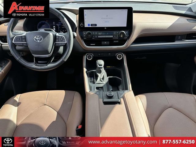 Used 2024 Toyota Grand Highlander AWD image 19