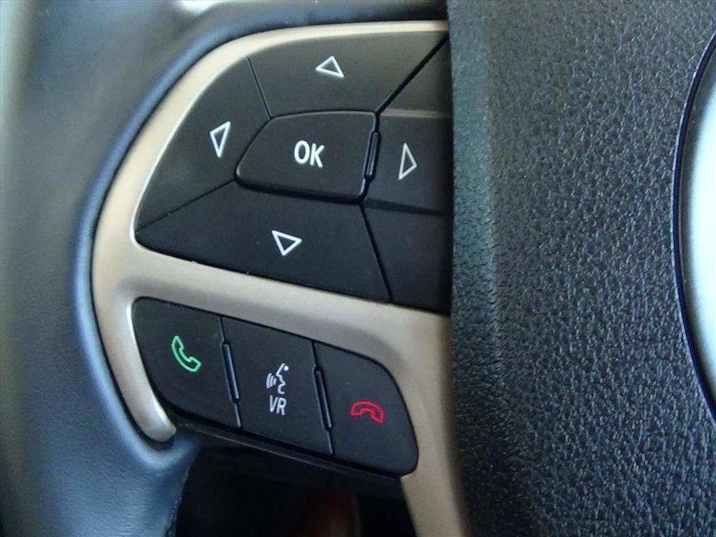 Used 2015 Jeep Cherokee Latitude w/ Comfort/Convenience Group image 15