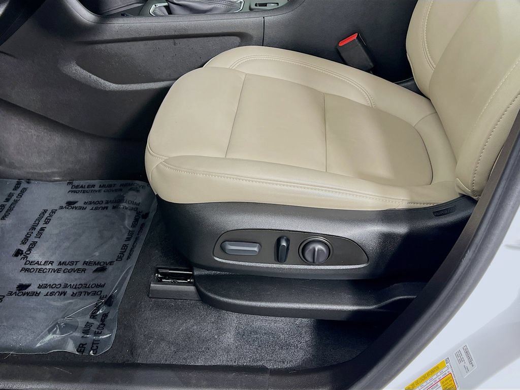 Used 2023 Chevrolet Traverse LT AWD/4WD image 18