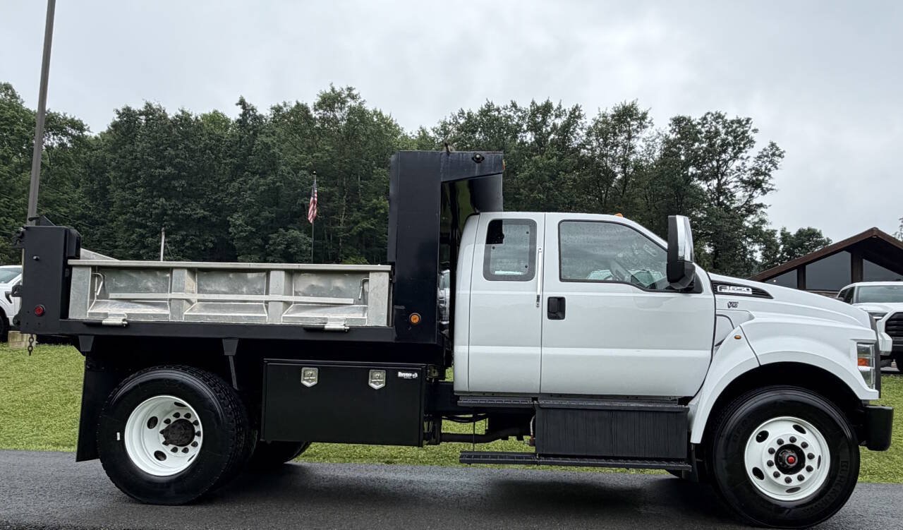 Used 2017 Ford F650 2WD SuperCab Super Duty image 4