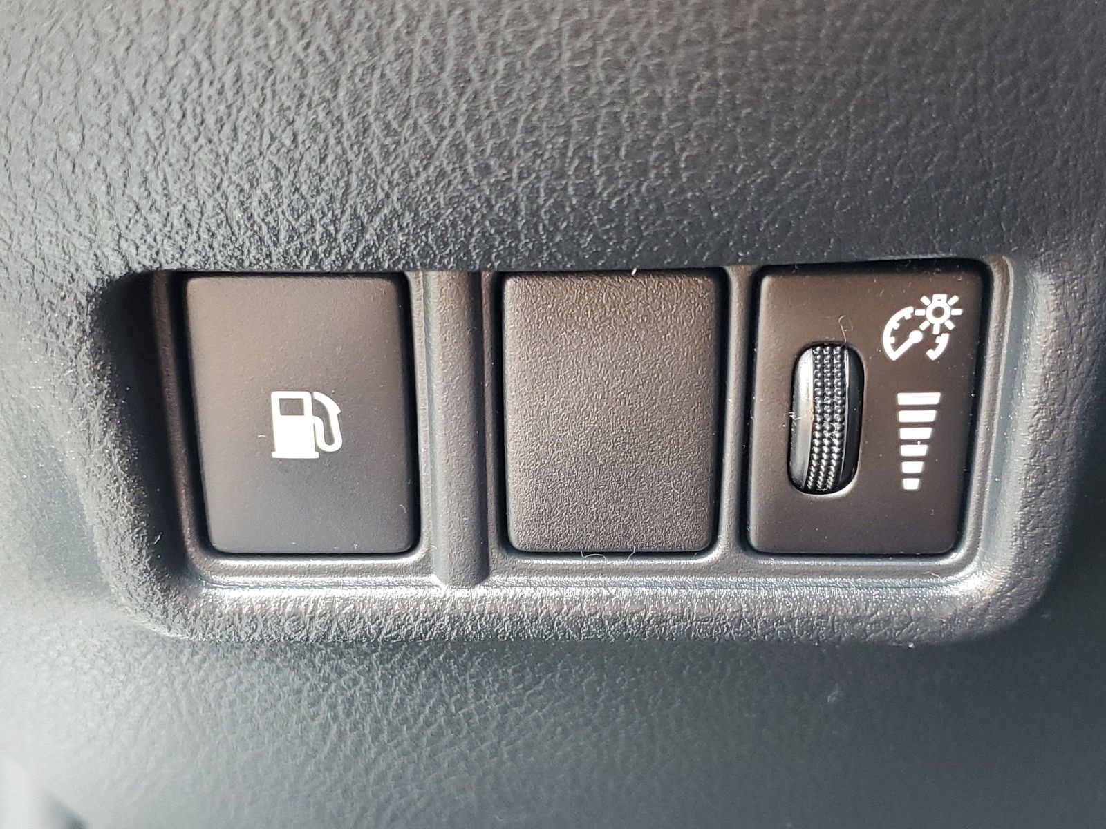 Used 2019 Toyota C-HR XLE FWD image 27