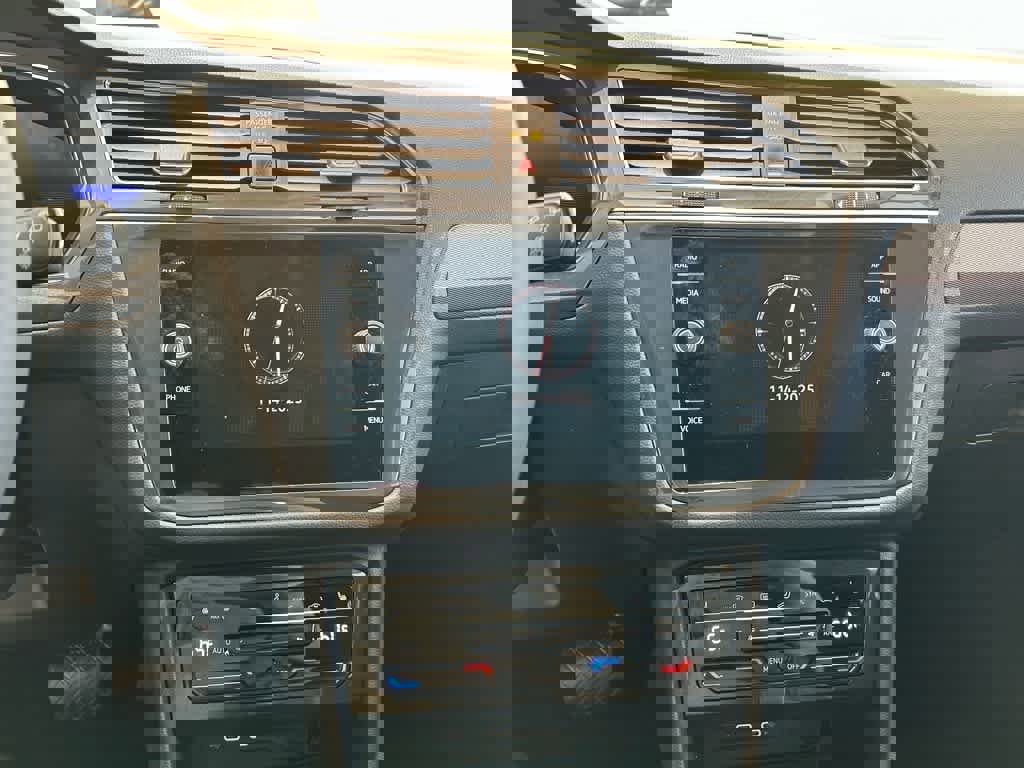 Certified 2024 Volkswagen Tiguan SE w/ Panoramic Sunroof Package image 13