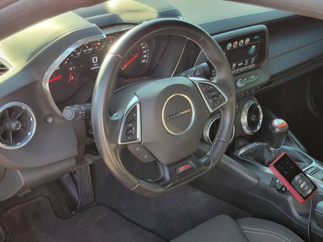 Used 2018 Chevrolet Camaro SS RWD image 9