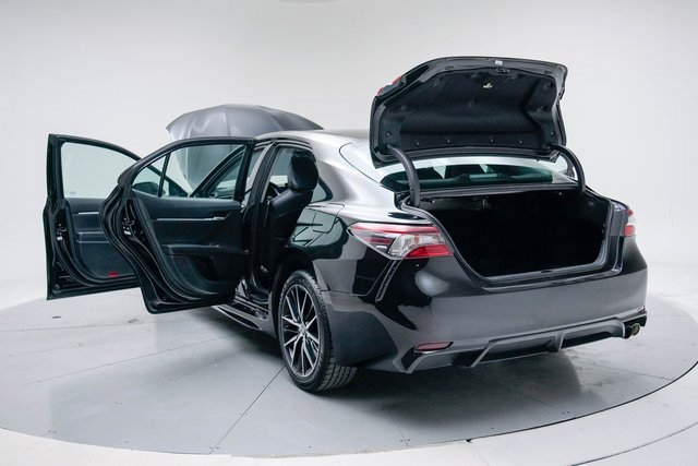 Used 2023 Toyota Camry SE image 18