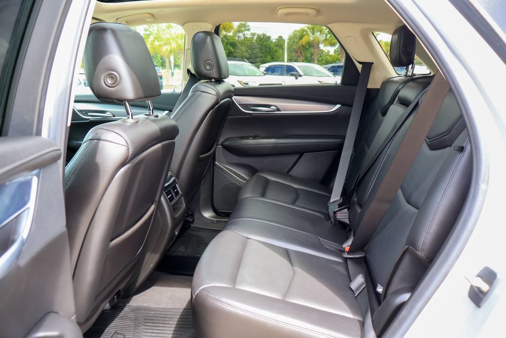 Used 2019 Cadillac XT5 Premium Luxury w/ Driver Assist Package FWD image 11