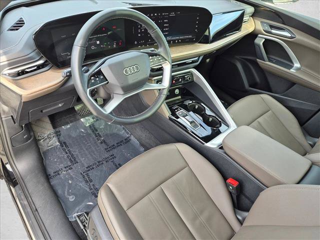 Certified 2025 Audi Q5 Premium w/ Convenience Package AWD/4WD image 9
