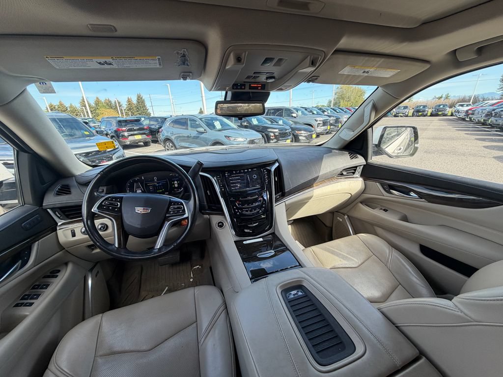 Used 2019 Cadillac Escalade Premium Luxury AWD/4WD image 3