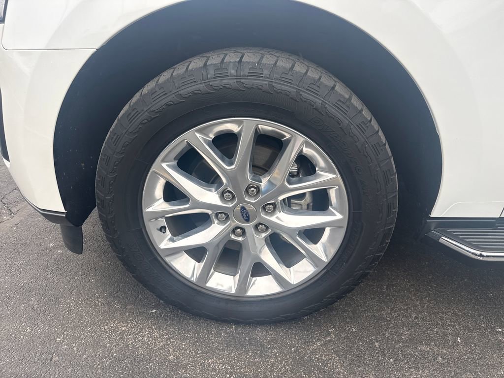 Used 2020 Ford Expedition XLT w/ Equipment Group 202A image 19
