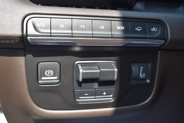 Certified 2023 Cadillac Escalade Sport w/ LPO, ONYX Package AWD/4WD image 28
