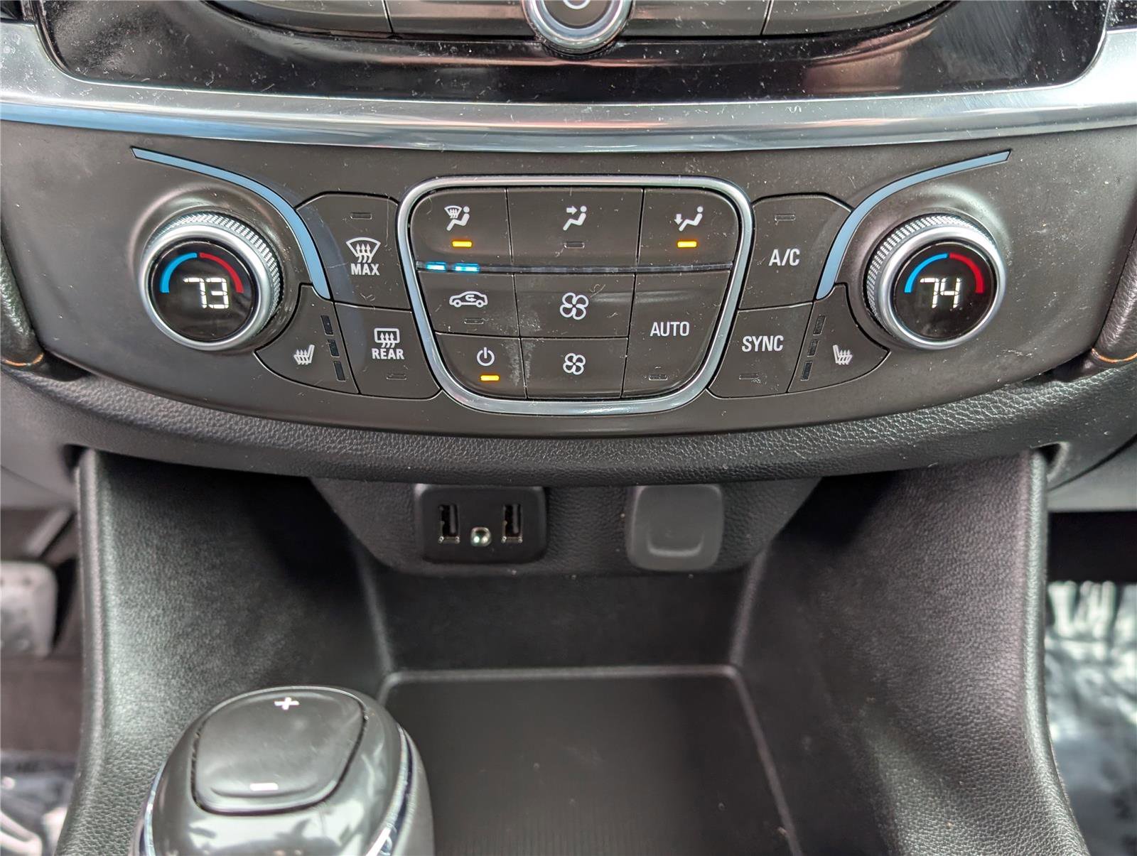 Used 2018 Chevrolet Traverse LT image 27