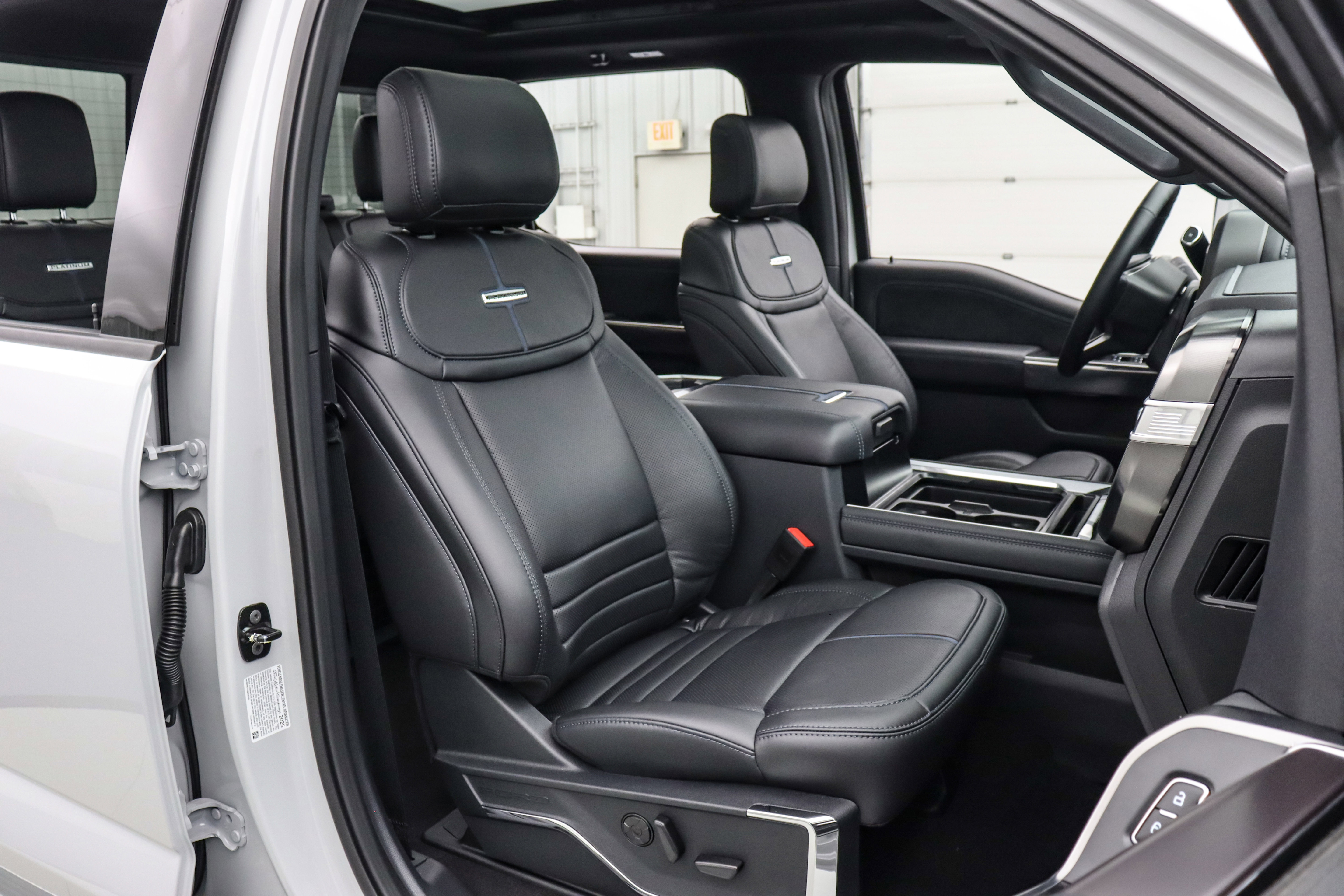 New 2026 Ford F250 Platinum w/ Tremor Off-Road Package image 24
