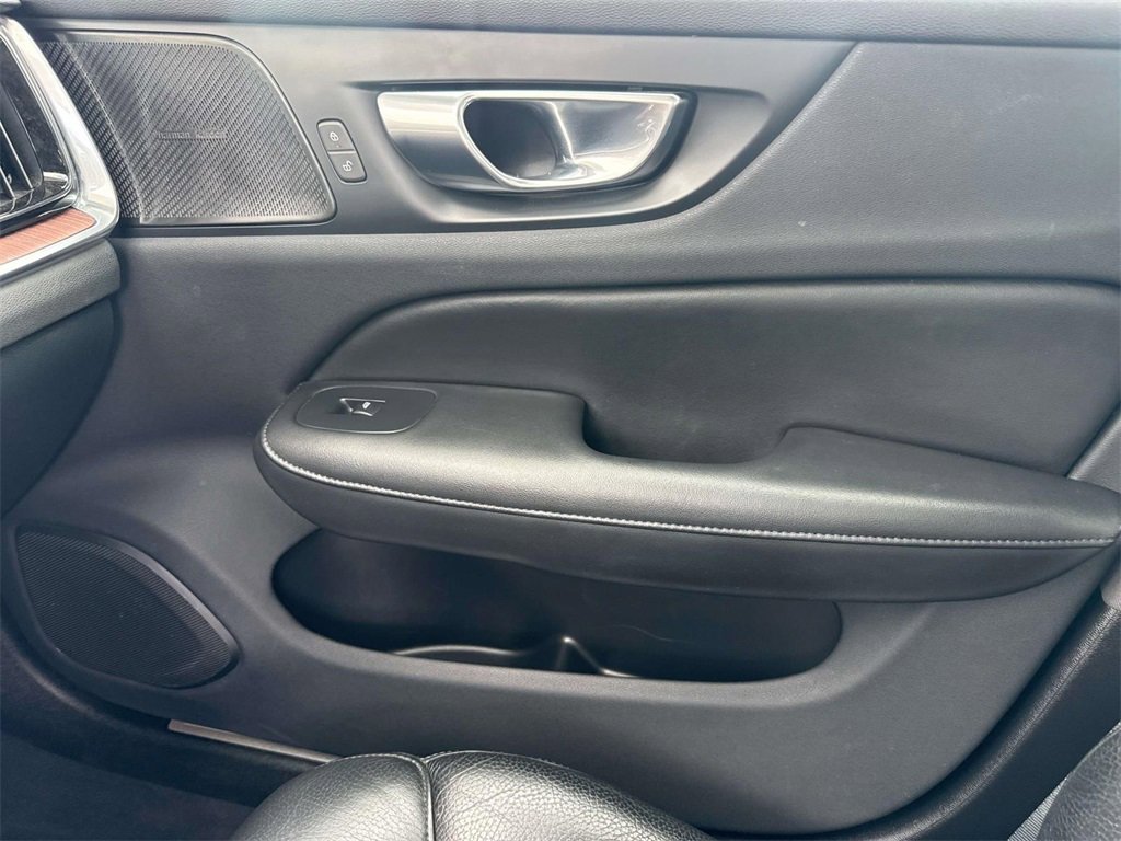 Used 2024 Volvo S60 B5 Plus image 27