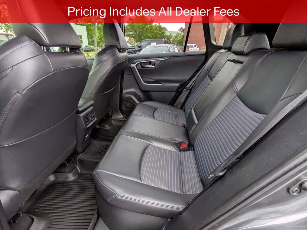 Used 2025 Toyota RAV4 XSE AWD/4WD image 15