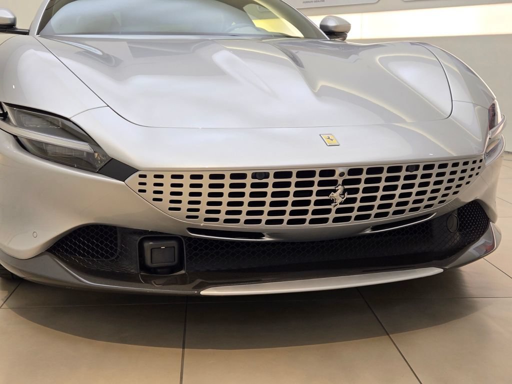 Used 2022 Ferrari Roma RWD image 4