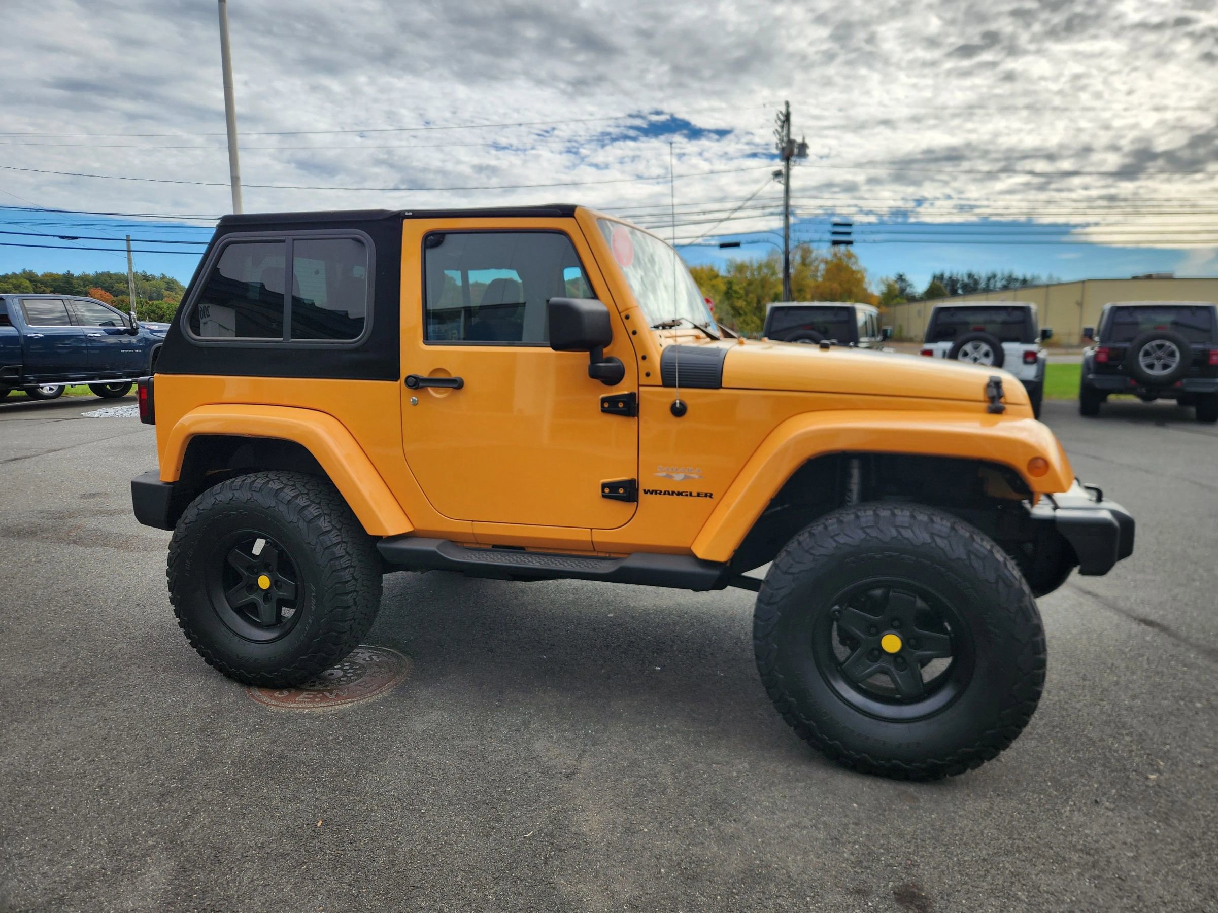 Used 2012 Jeep Wrangler Sahara image 17