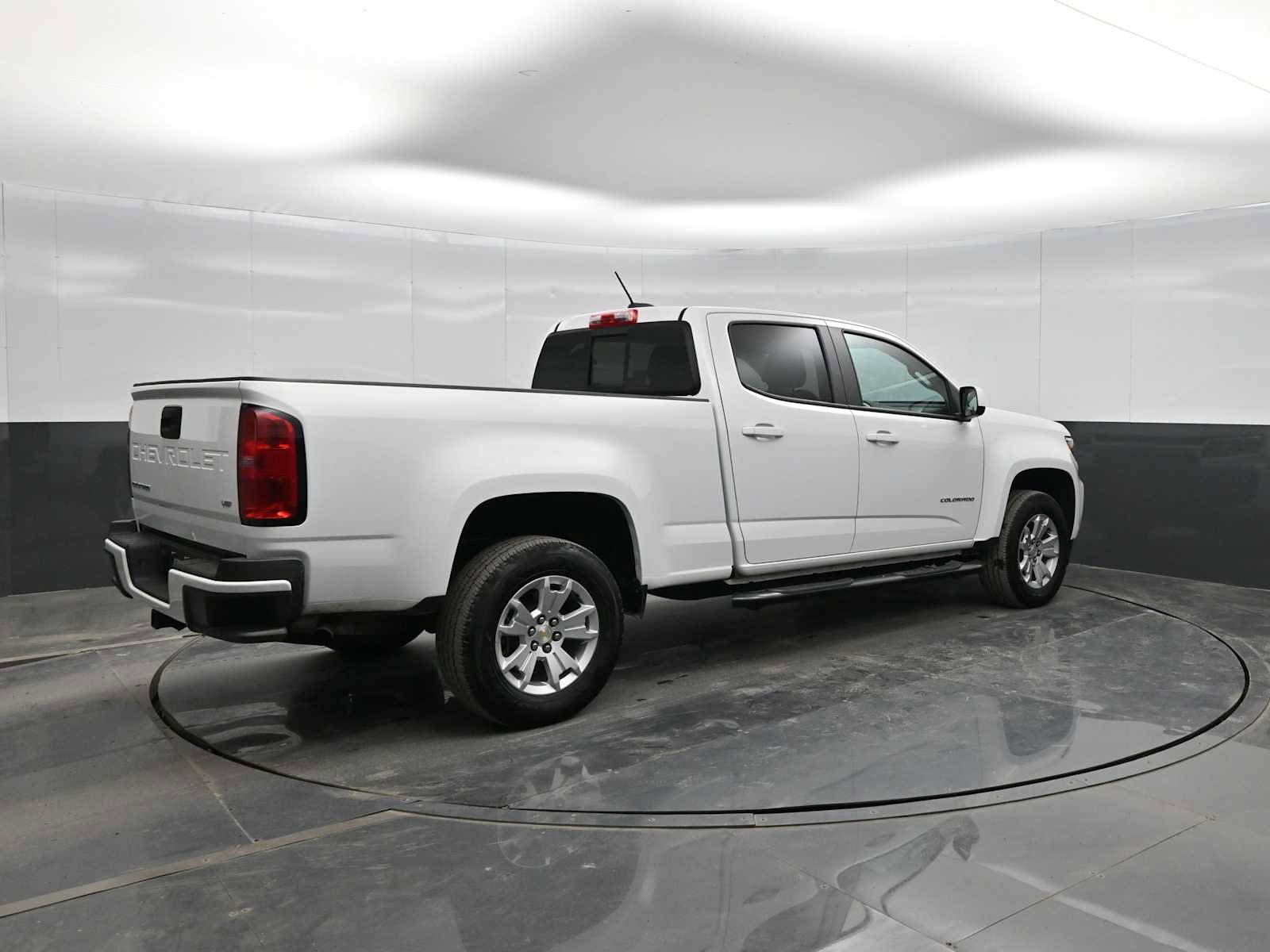 Used 2022 Chevrolet Colorado LT w/ LT Convenience Package image 8