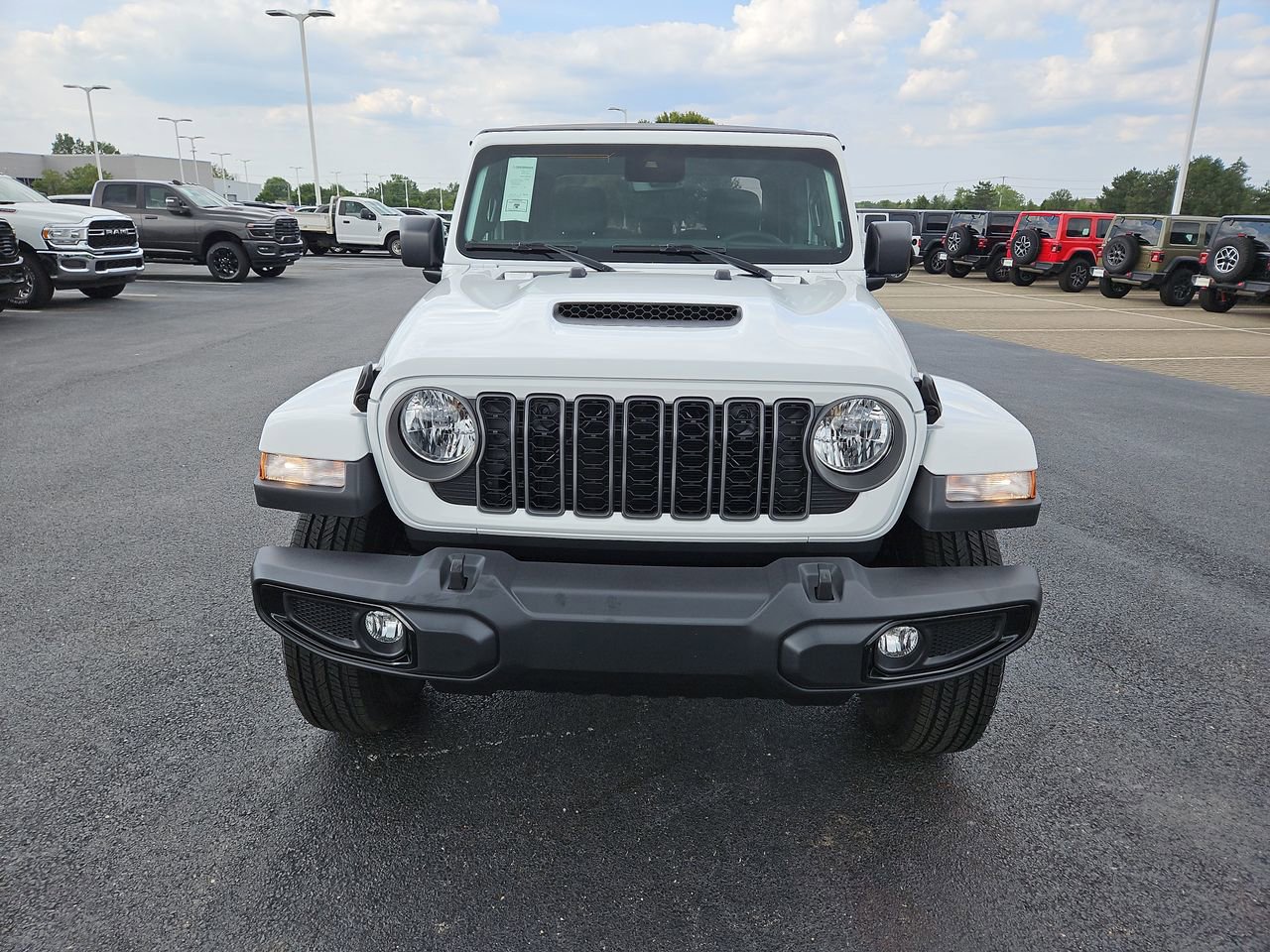 New 2025 Jeep Gladiator Sport image 2