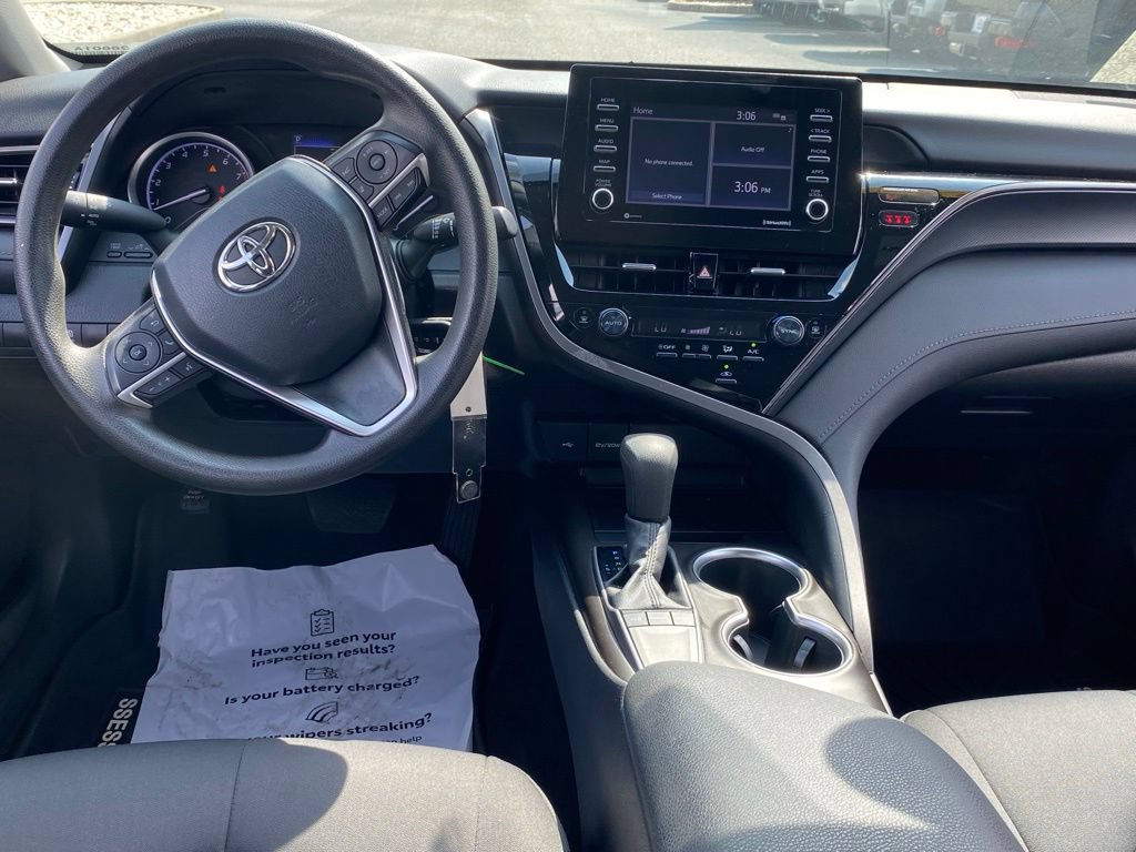 Used 2022 Toyota Camry LE FWD image 9