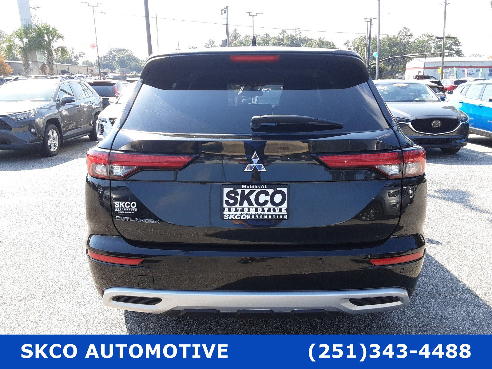 Used 2023 Mitsubishi Outlander SE Black Edition image 4