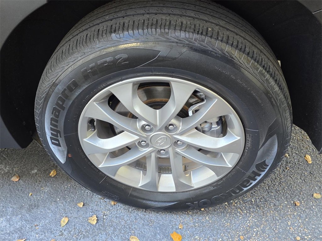 Used 2019 Hyundai Santa Fe SE image 34