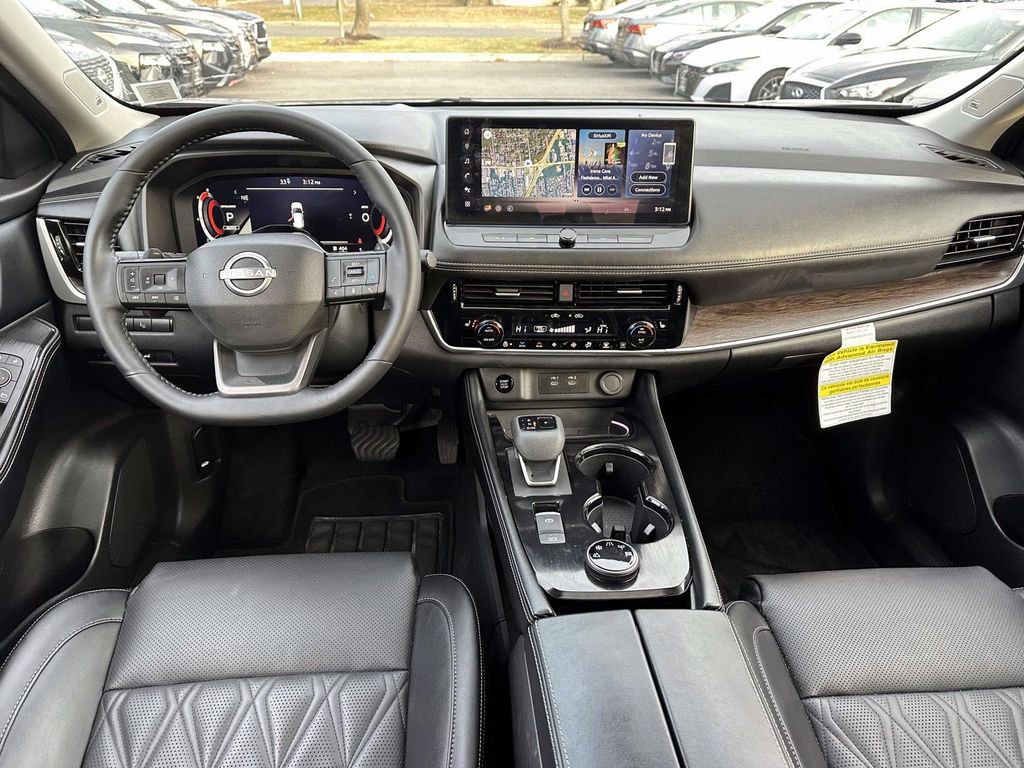 Certified 2025 Nissan Rogue Platinum w/ Tech Package image 18