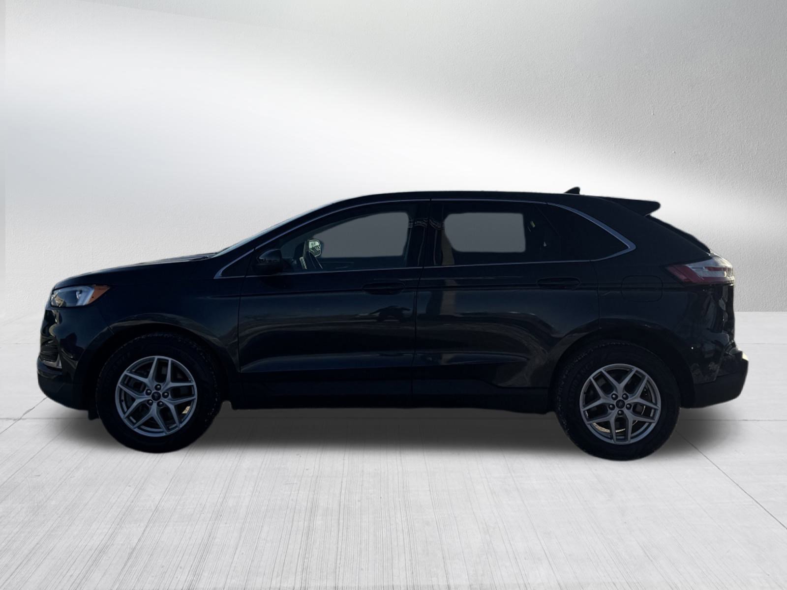 Certified 2022 Ford Edge SEL w/ Convenience Package image 4
