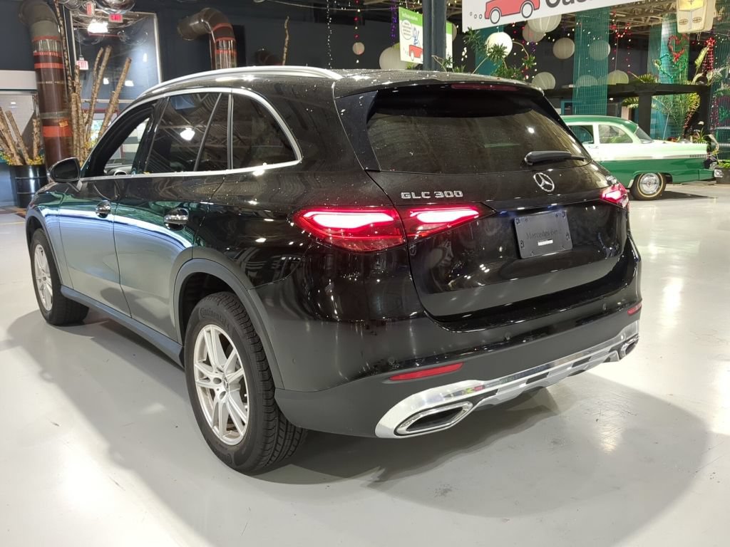 Used 2023 Mercedes-Benz GLC 300 4MATIC image 10
