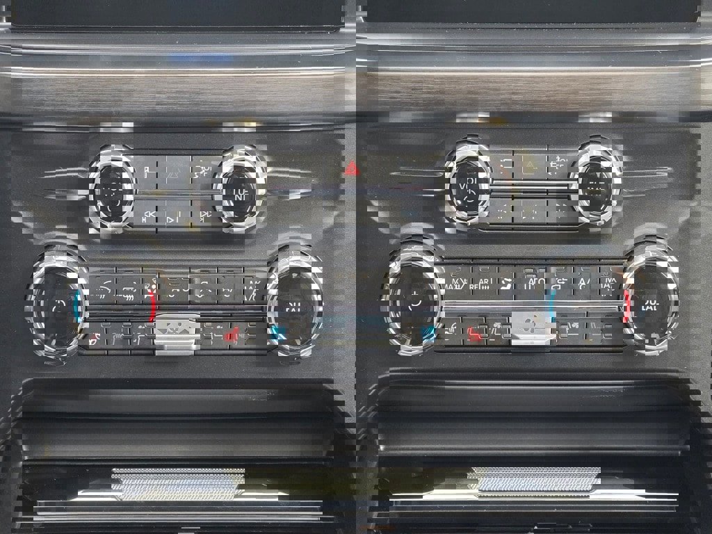 New 2025 Ford F350 Lariat w/ Lariat Ultimate Package image 16