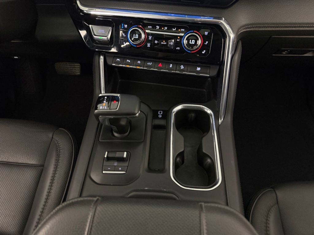 Used 2024 GMC Sierra 1500 Denali w/ Technology Package AWD/4WD image 16