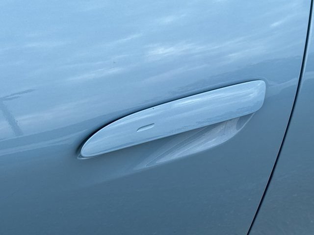 Used 2023 Porsche Taycan RWD image 17