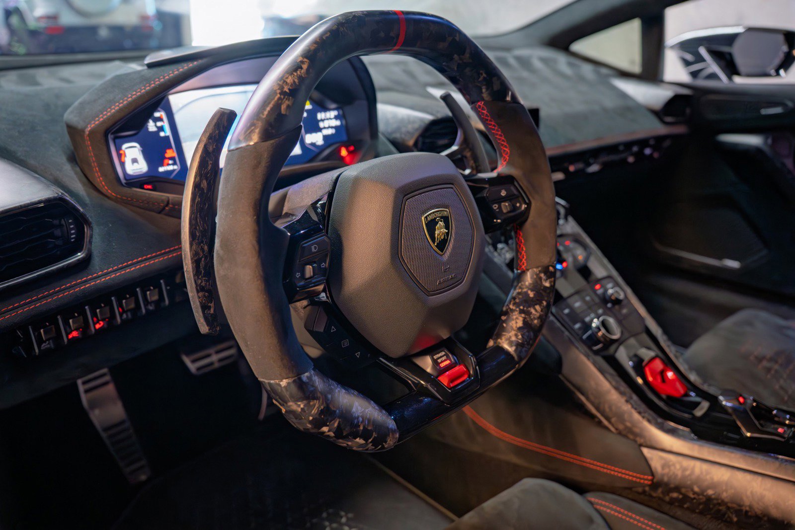 Used 2018 Lamborghini Huracan Performante image 7