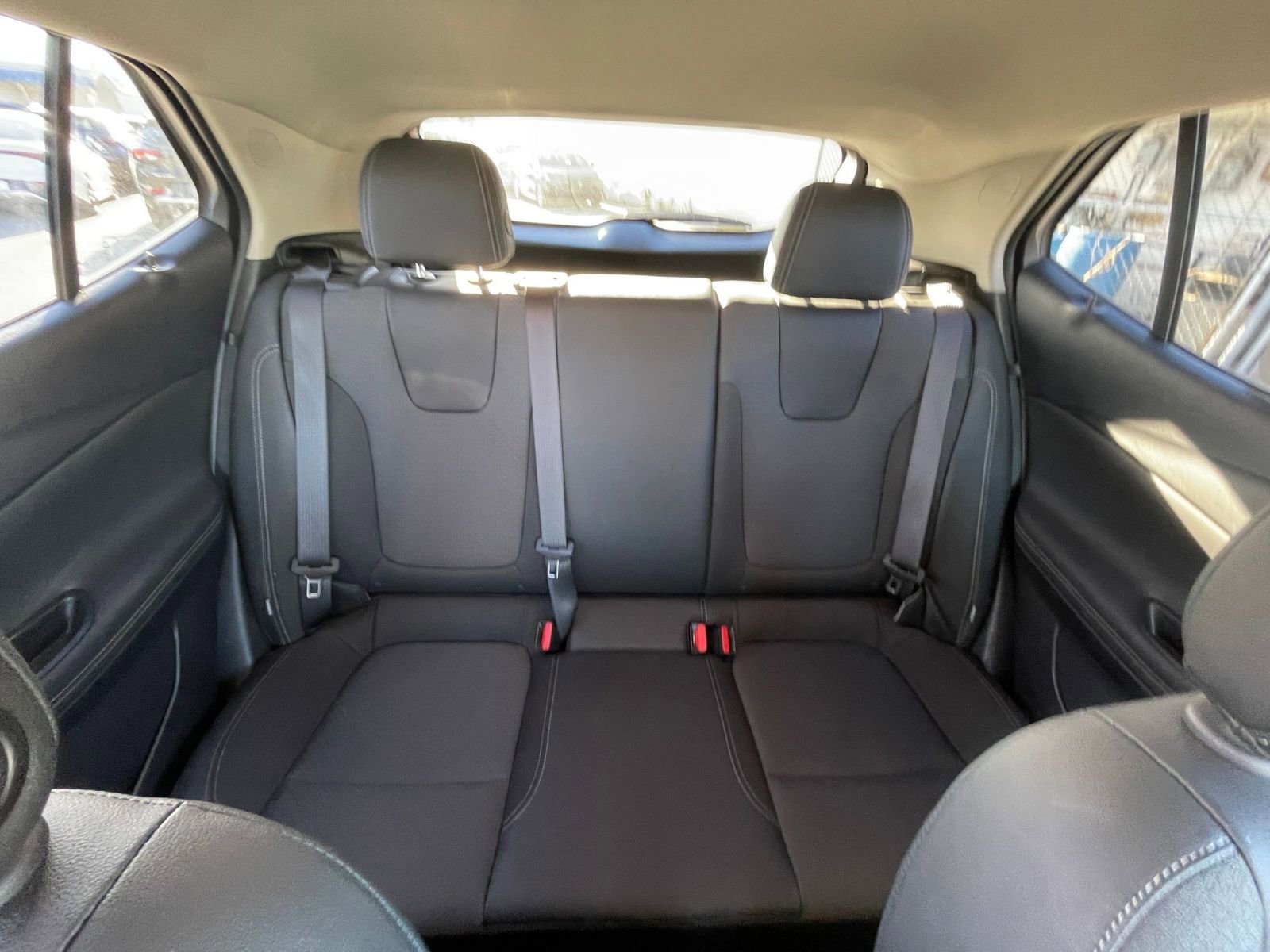 Used 2025 Buick Encore GX Preferred image 37